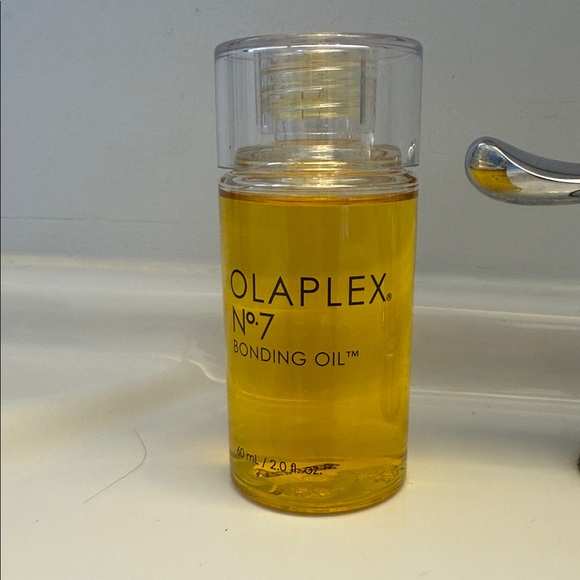 OLAPLEX No.7 Bonding Oil 60ml - Picture 2 of 2